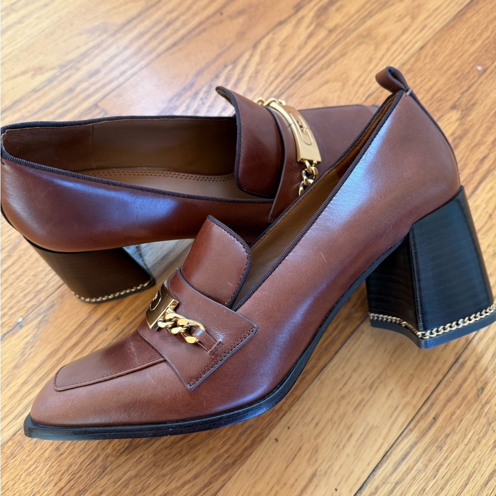 New Tory Burch shoes. Size 9.5